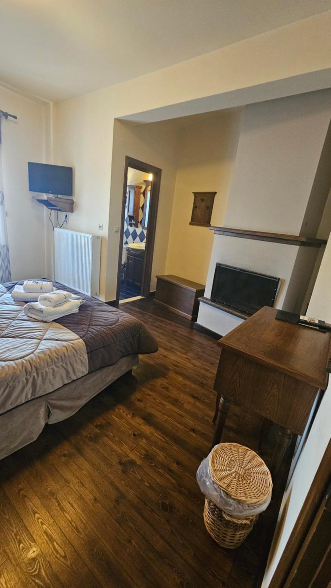 Villa Virginia Hotel Voutiron ภายนอก รูปภาพ
